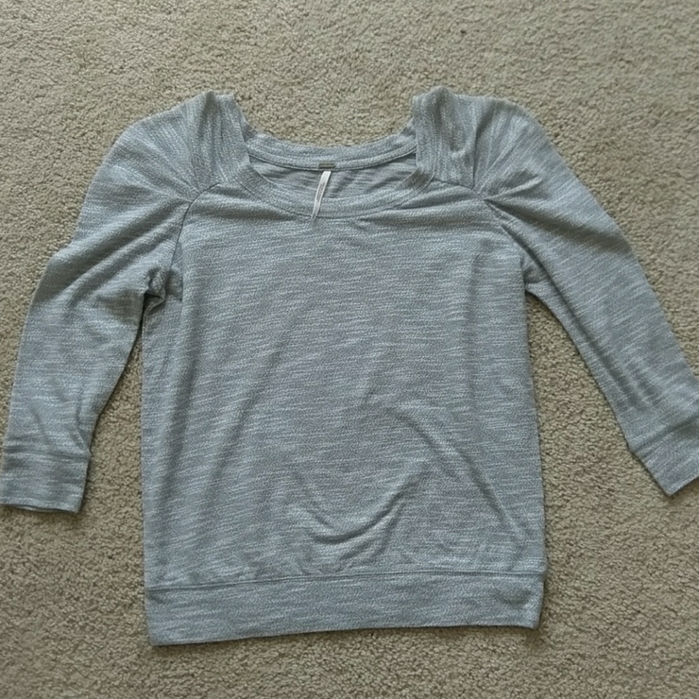Free People grey 3/4 sleeve shirt